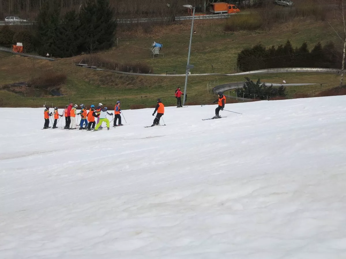 Skihang Augustusburg mit Kunstschnee
