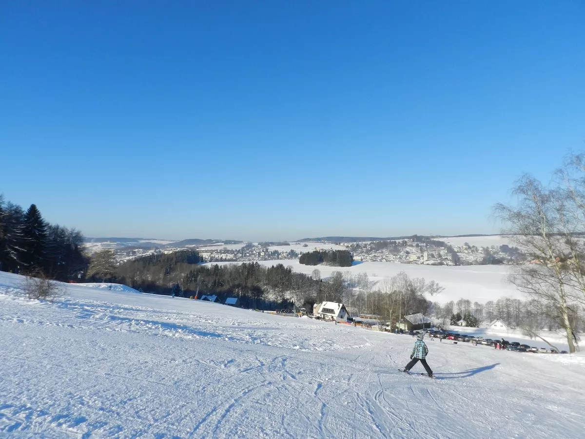 Skigebiet Lößnitz am Hirnschädel