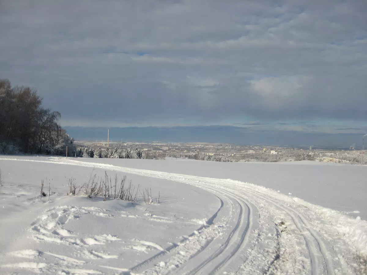 Blick von der Loipe über Chemnitz nahe Pfarrhübel