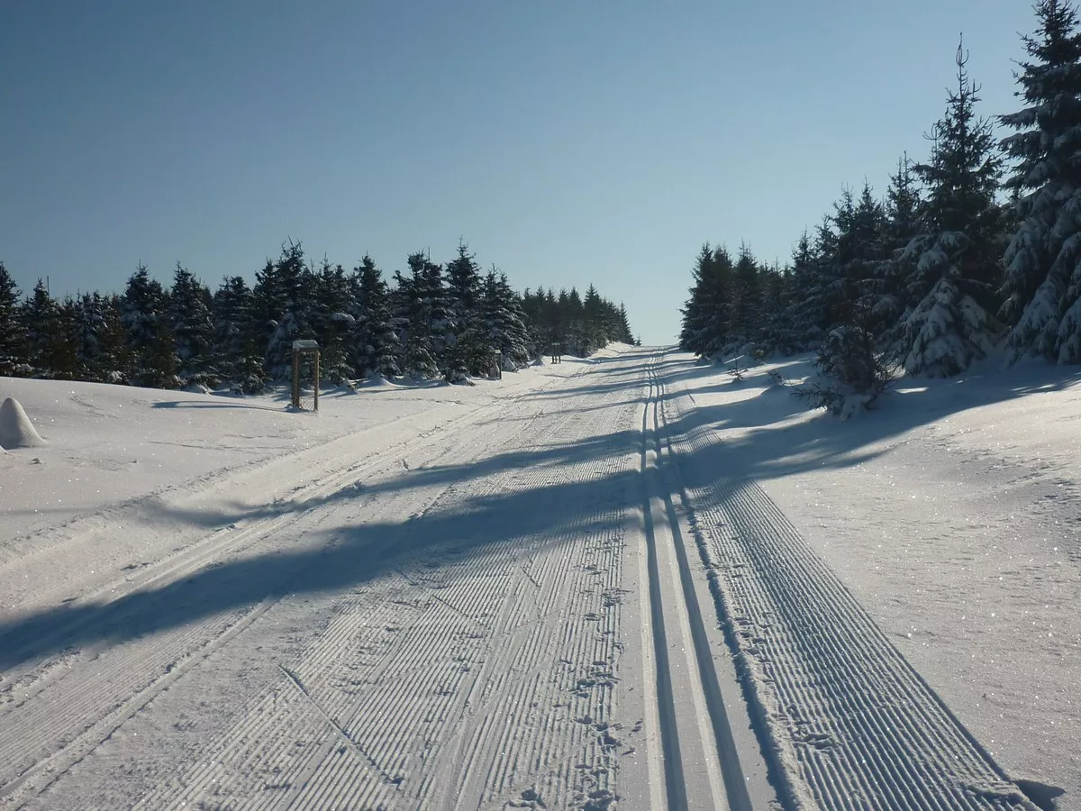 Skimagistrale zwischen Jeleni und Pernink - auch für Skating präpariert