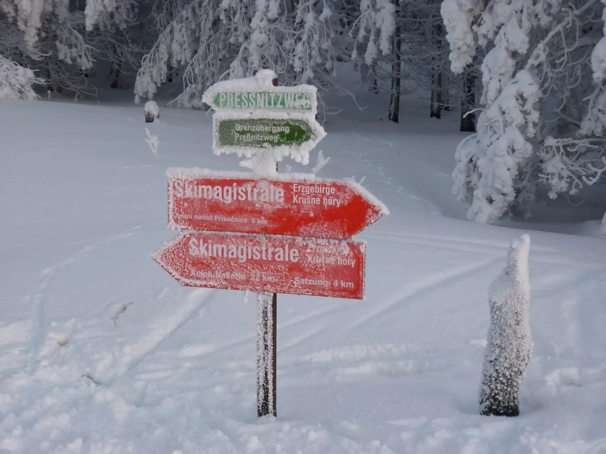 Ausschilderung Skimagistrale nahe Grenzübergang