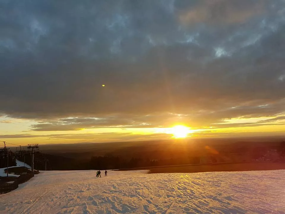 Skiwelt Schöneck am Abend