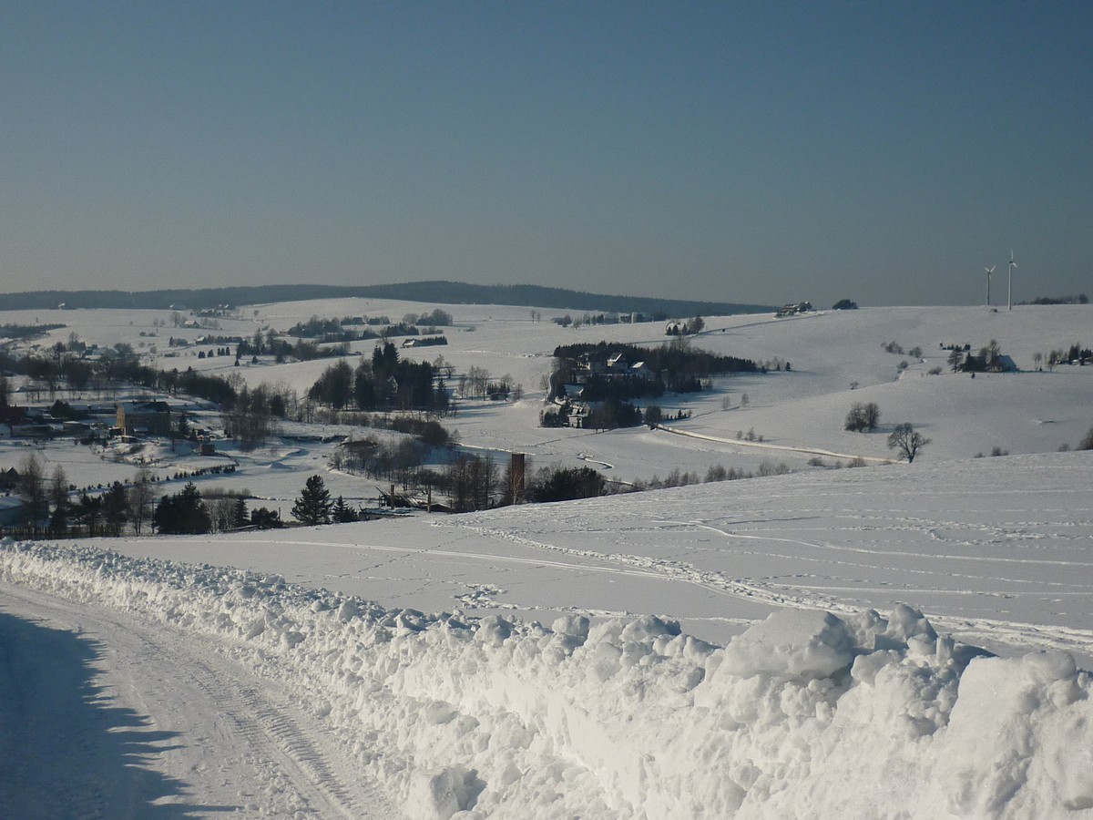 Oberhalb von Kalek (Kallich) mit Blick zurück Richtung Rübenauer Streusiedlungen