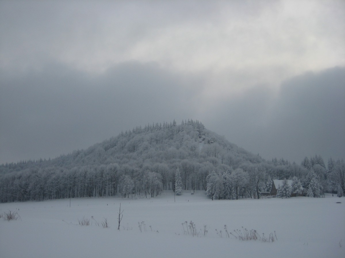 Blick auf den Bärenstein im Winter