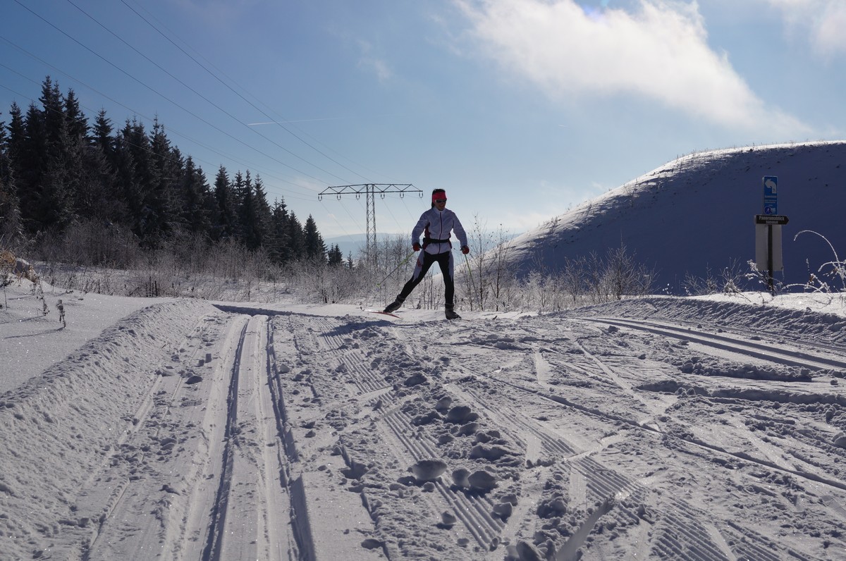 Die Kammloipe am Schneickenstein ist auch für Skating gut präpariert