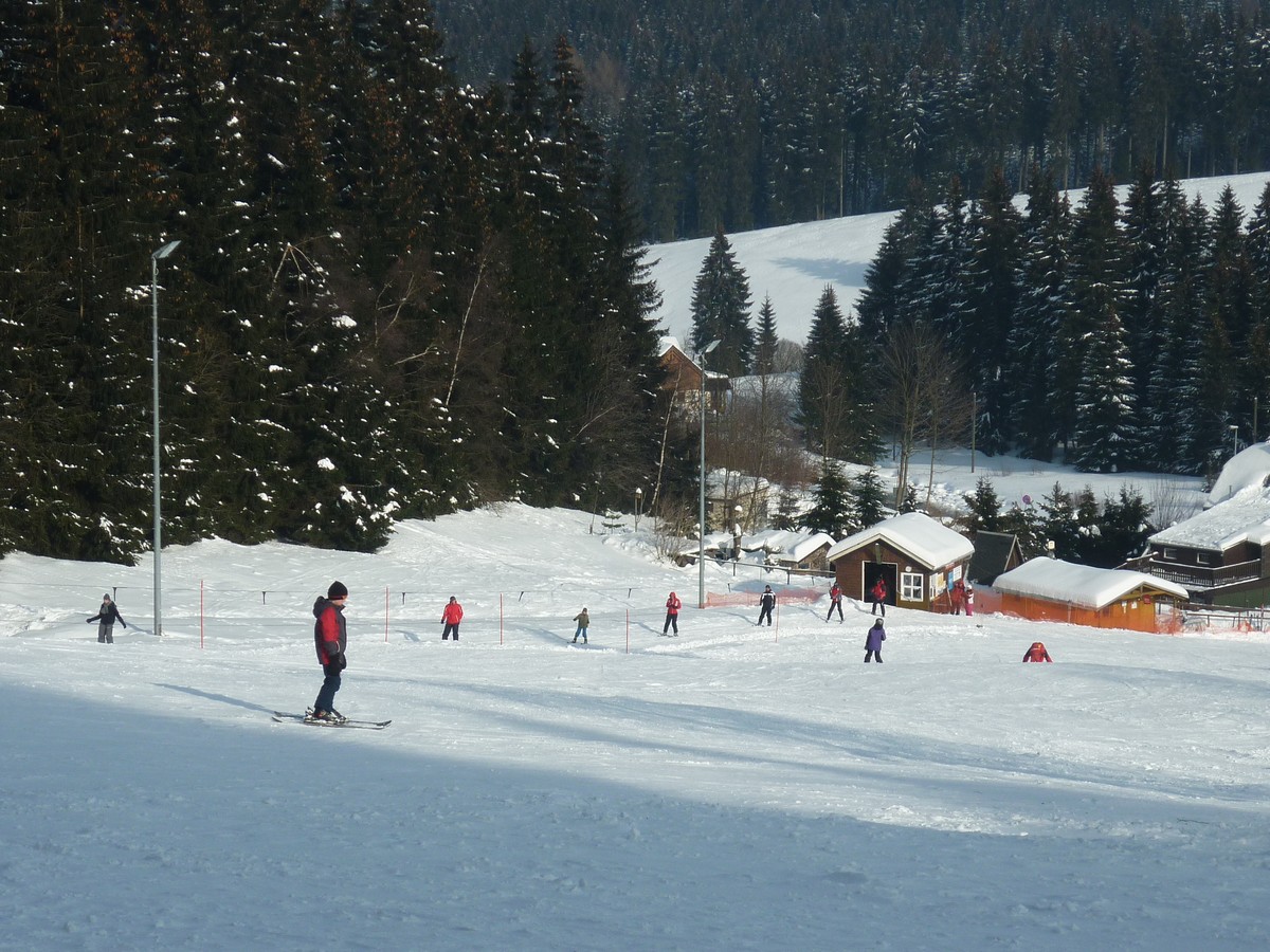 Kleiner Skilift und Skihang Mühlleithen