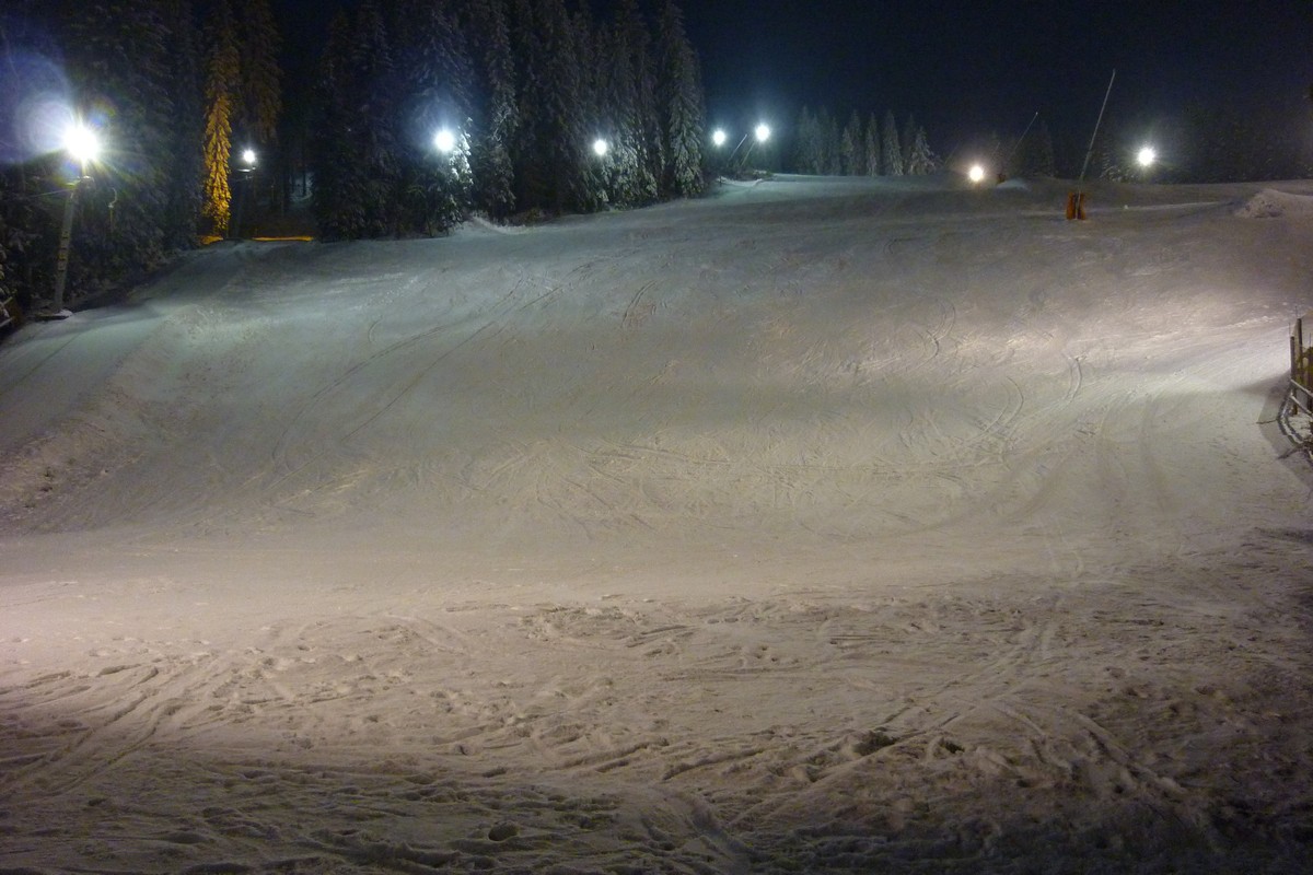 Skipiste Potucky bei Flutlicht