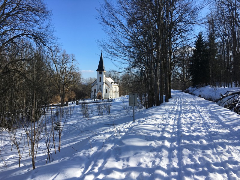 Kirche bei Zvonková unweit des Moldaustausees