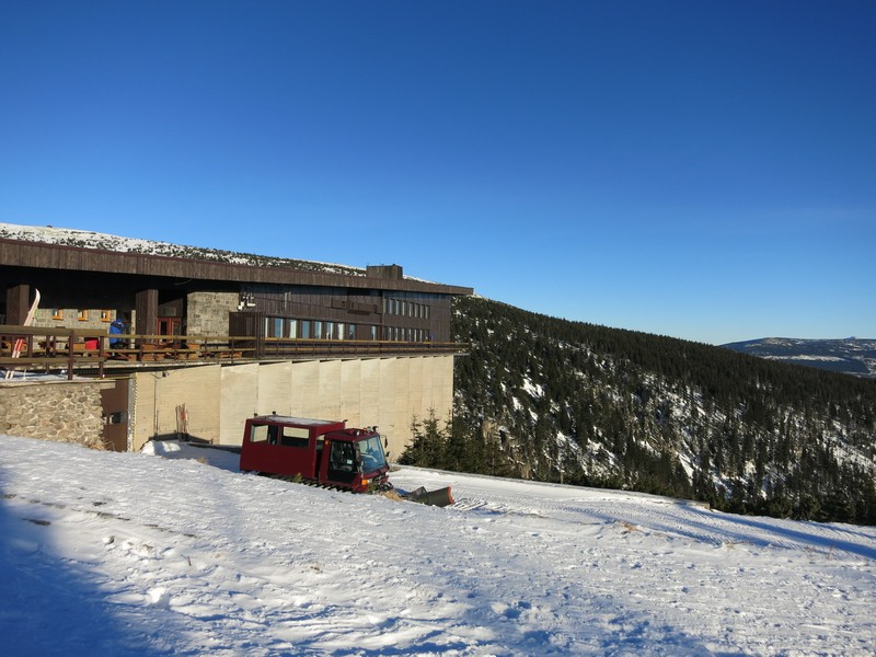 An der Bergbaude Labská bouda im Riesengebirge